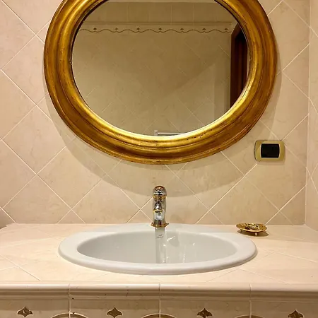 Manzoni, Center Apartment *