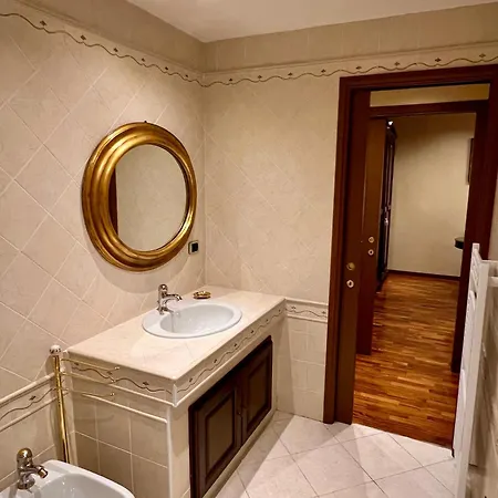 Manzoni, Center Apartment *