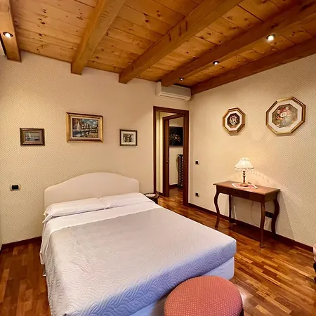 Manzoni, Center *