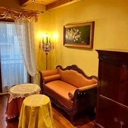 Apartment Manzoni, Center